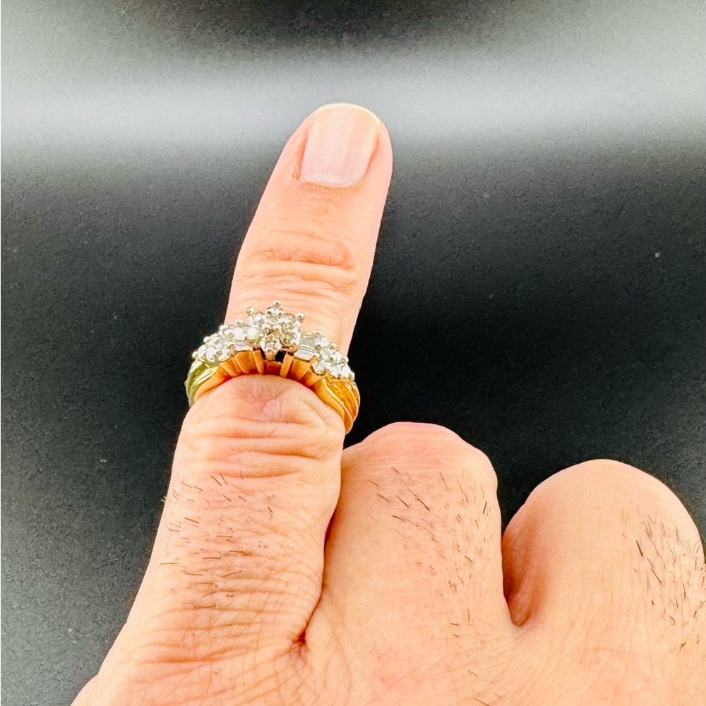 10K Gold Ladies Beautiful Diamond Cluster Ring Size 5.5 Weighs 4 Gram very clean - Picture 10 of 14